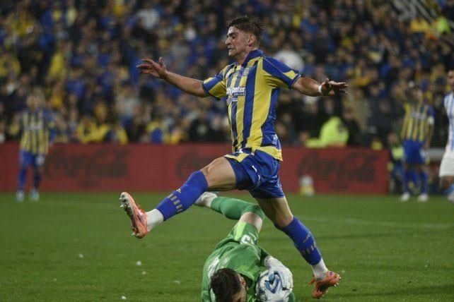 Jorge Almirón, técnico de Rosario Central, durante una práctica