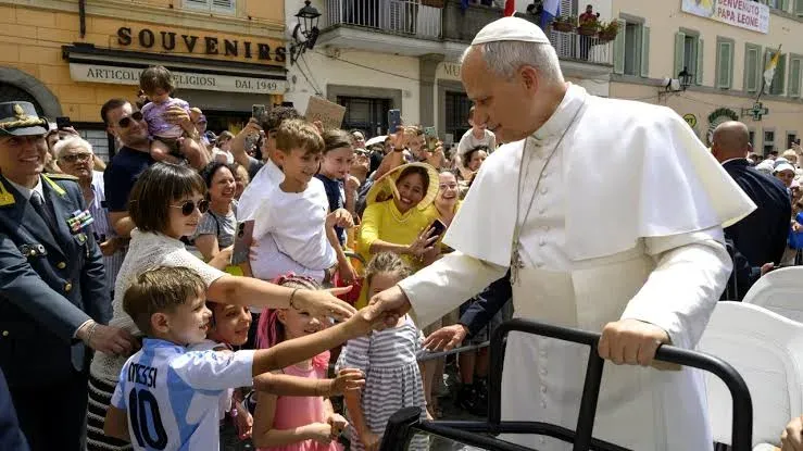 Papa León XIV durante una audiencia en el Vaticano