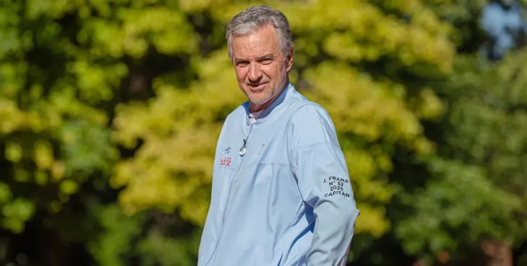 Javier Frana, capitán de la Selección Argentina de tenis, junto a los jugadores convocados