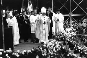 Papa Juan Pablo II en Rosario durante su visita de 1987