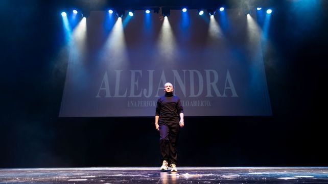 Martín Rechimuzzi en escena durante la obra Alejandra