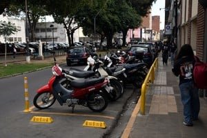 Estacionamiento exclusivo para motos en la ciudad de Santa Fe
