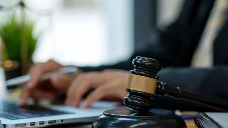 Abogados en una sala de justicia en Santa Fe