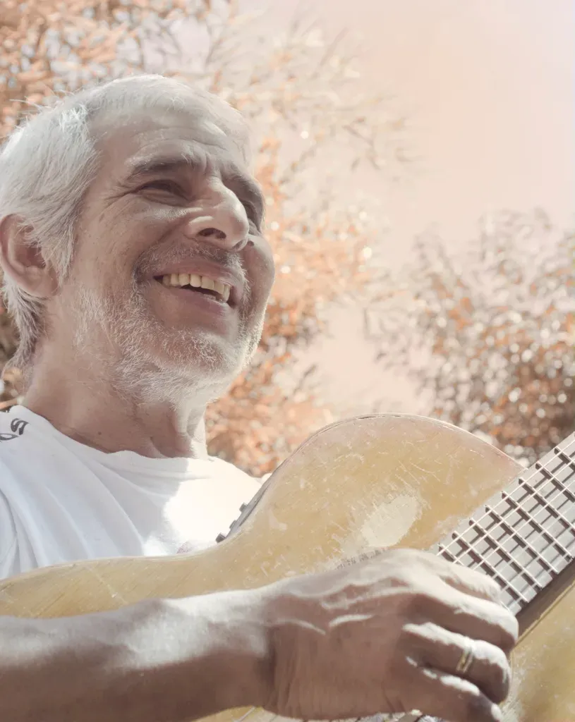 Peteco Carabajal en concierto con Riendas Libres