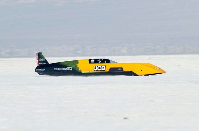 Vehículo propulsado por hidrógeno en el Salar de Bonneville
