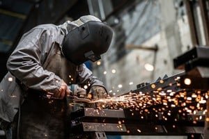 Reunión de funcionarios por aumento de energía