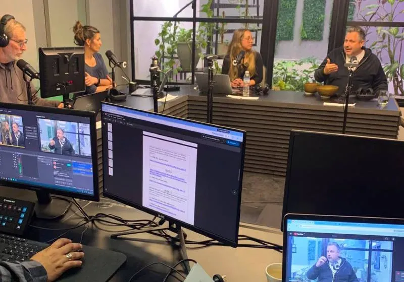 Santiago Orlandi durante su entrevista en el programa A Puro Click