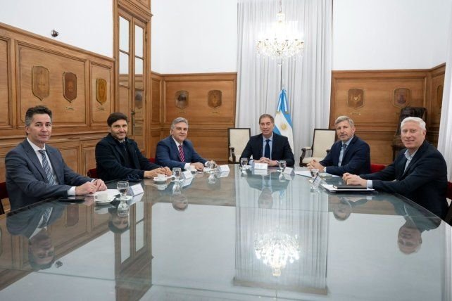 Diego Santilli reunido con gobernadores de la Región Centro en la Casa Rosada