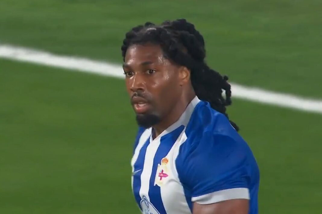Adama Traoré durante el partido entre Villarreal y Deportivo de A Coruña