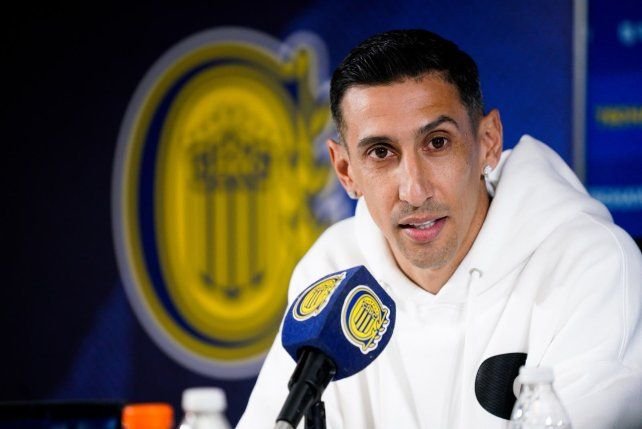 Ángel Di María durante la conferencia de prensa en el predio de Rosario Central en Arroyo Seco