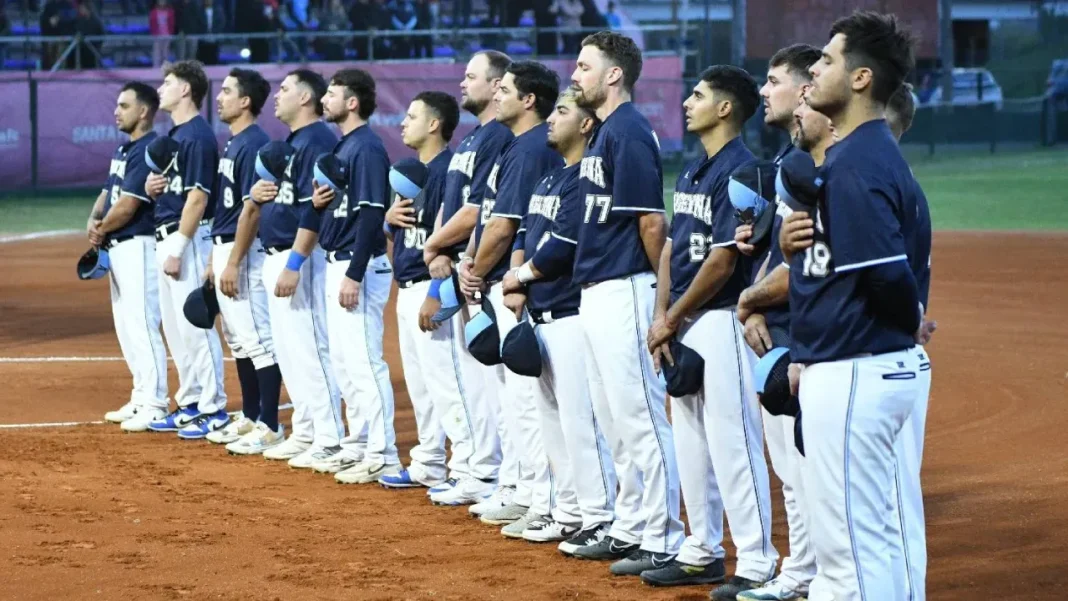 Selección argentina de sóftbol durante la final de los Juegos Suramericanos en Paraná