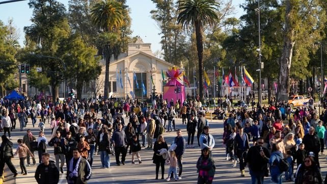 Vista del Fan Fest de los Juegos Suramericanos en el Parque Nacional a la Bandera de Rosario