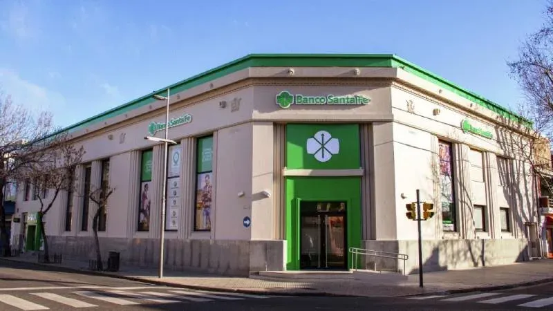 Banco de Santa Fe respondió a la Defensoría del Pueblo por los vencimientos de tarjetas