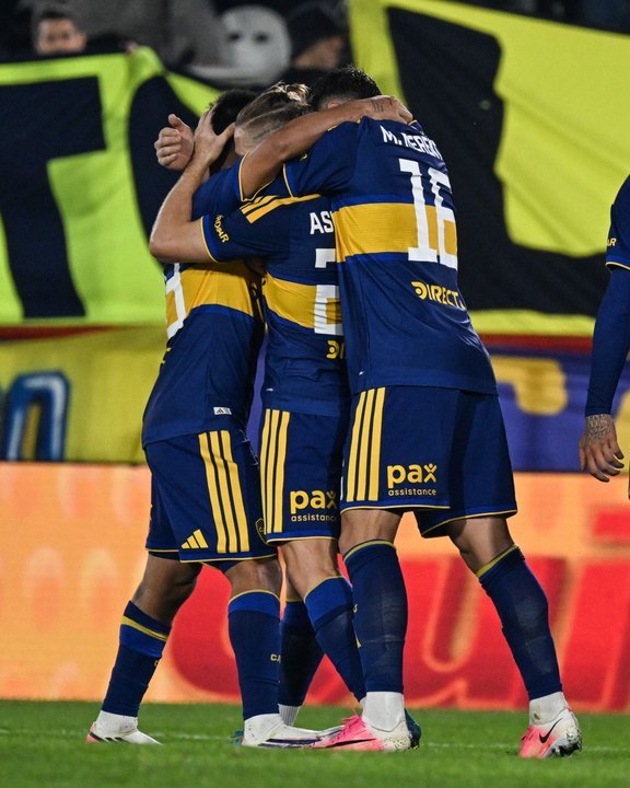 Jugadores de Boca Juniors celebrando en un partido de la Copa Sudamericana