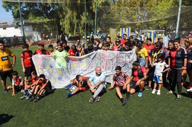 Partido de fútbol en el marco del Clásico por la paz en Rosario