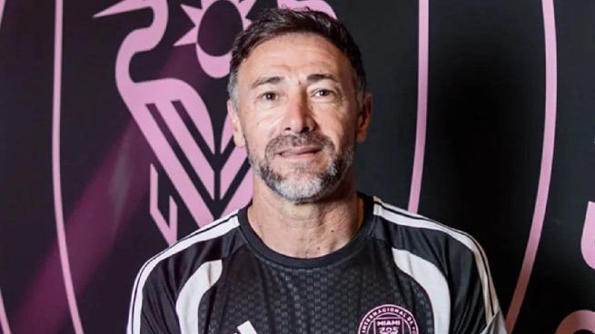 Cristian Kily González con la camiseta de entrenamiento del Inter Miami