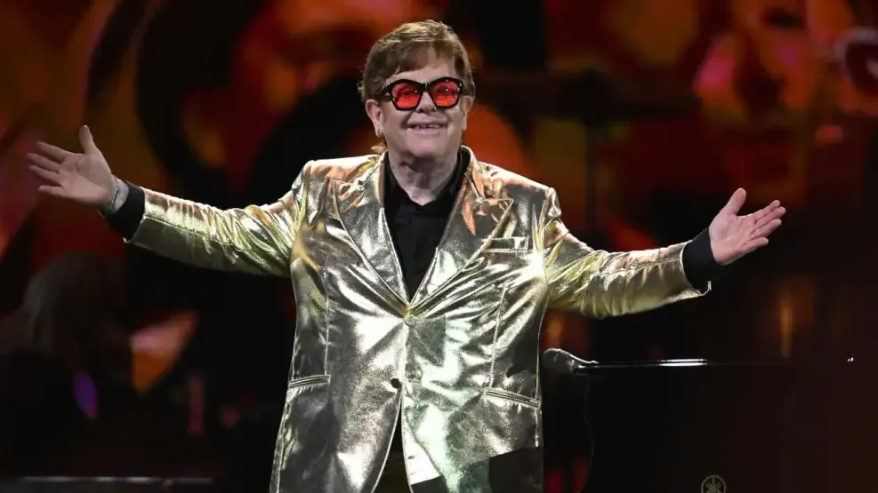 Elton John y David Furnish con sus hijos Zachary y Elijah