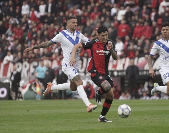 Emanuel Mammana, defensor de Vélez, durante un partido