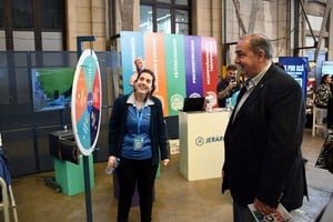 Estudiantes y jóvenes recorren los stands de la Expocarreras 2026 en la Estación Belgrano de Santa Fe