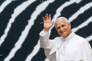 Anuncio de feriado nacional por la visita del papa León XIV a Argentina