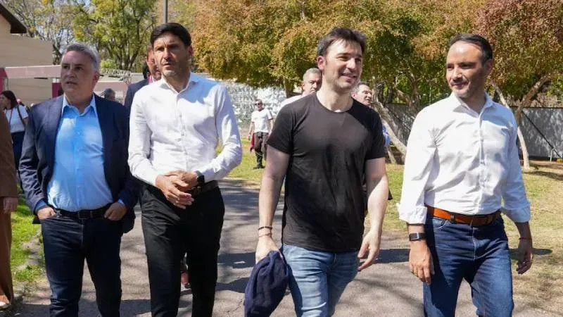Gobernadores de Santa Fe, Chubut, Corrientes y Córdoba durante la recorrida por las instalaciones de los Juegos Suramericanos Santa Fe 2026 en Rosario