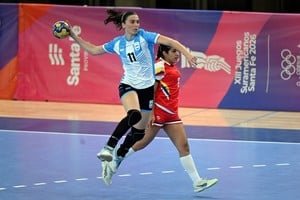 Jugadoras de la Selección argentina de handball femenino celebrando durante el partido ante Colombia en los Juegos Suramericanos 2026
