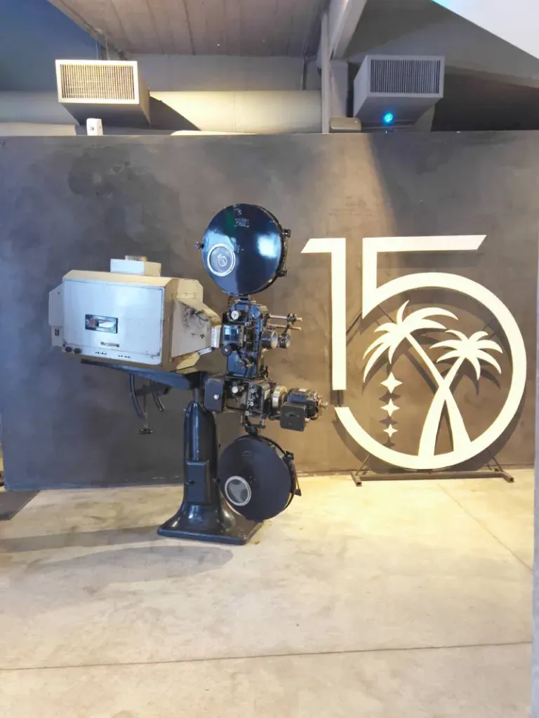 Jóvenes en el cine El Cairo durante la proyección de cortometrajes
