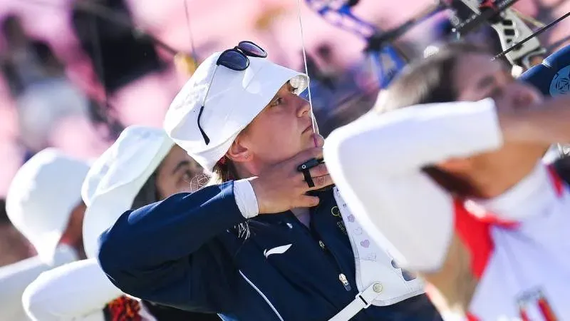 Alma Pueyo, arquera rosarina, durante su participación en los Juegos Suramericanos Santa Fe 2026