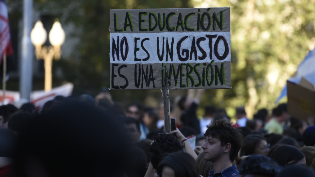 Fachada de la Universidad Nacional de Rosario, sede del rectorado del CIN