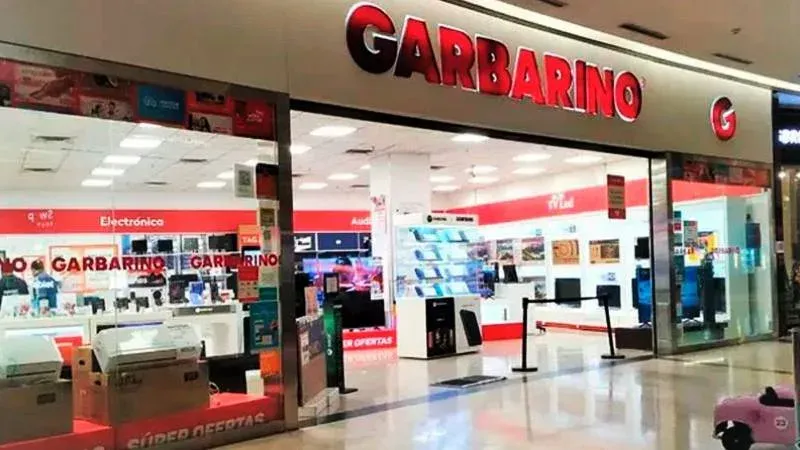 Logo de Garbarino en una sucursal