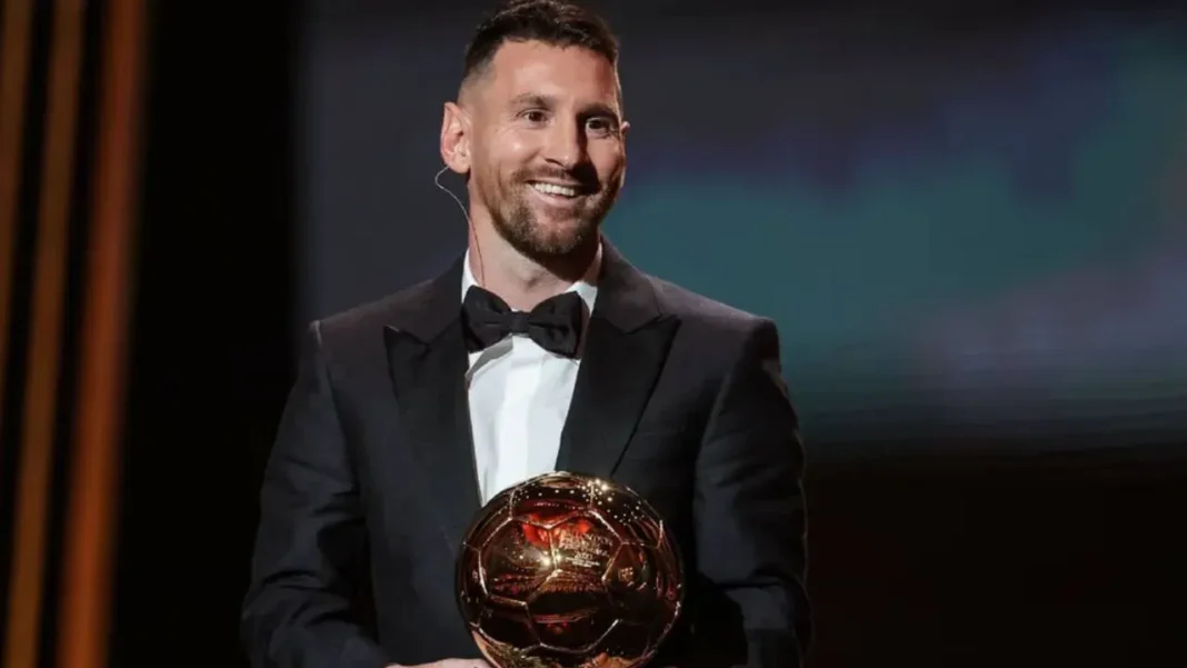 Lionel Messi y Lautaro Martínez con la camiseta de la Selección argentina