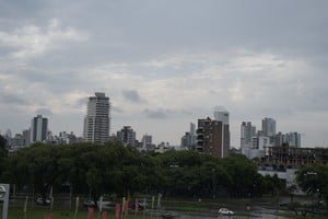 Cielo parcialmente nublado en la ciudad de Santa Fe