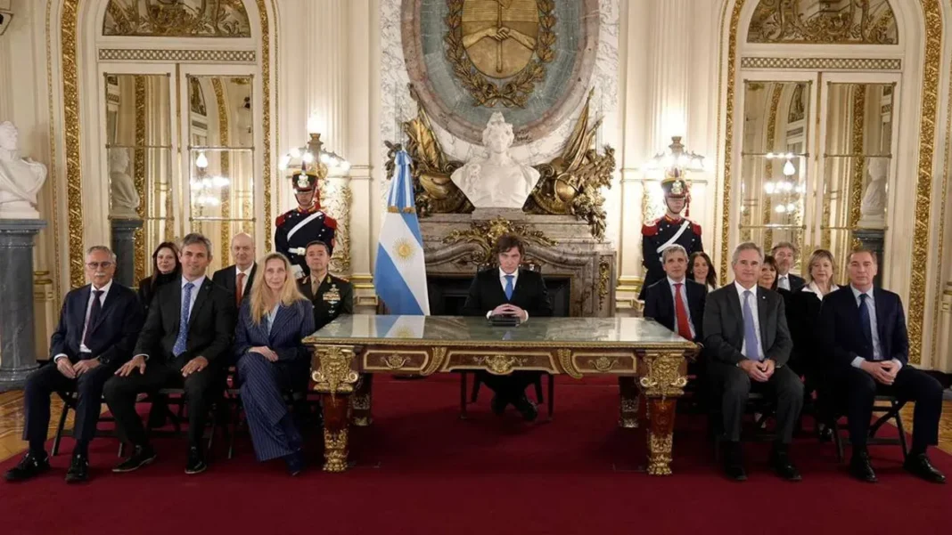 Presidente Javier Milei hablando en cadena nacional