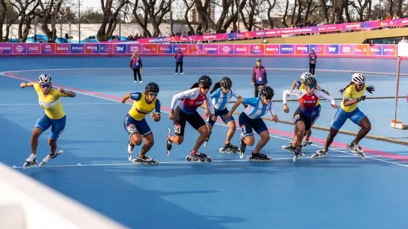 Naiara Sagasti compitiendo en el Patinódromo Municipal Roberto Tagliabué durante los Juegos Suramericanos Santa Fe 2026