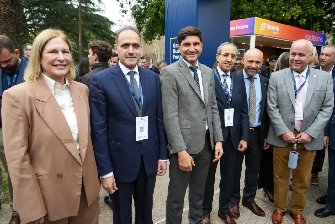 Maximiliano Pullaro en la inauguración del Santa Fe Business Forum 2026 en Rosario