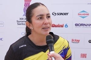 Sara López, arquera colombiana especialista en arco compuesto, durante su participación en los Juegos Suramericanos Santa Fe 2026 en Rosario.