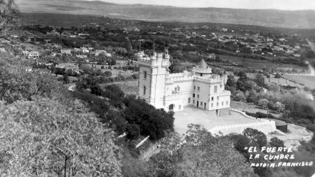 Vista del Castillo Mandl en La Cumbre, Córdoba