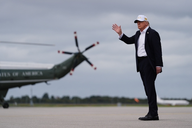 Donald Trump durante una visita oficial a Irlanda