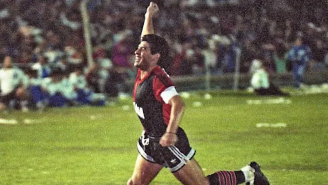 Diego Maradona con la camiseta de Newell's Old Boys durante su debut el 7 de octubre de 1993