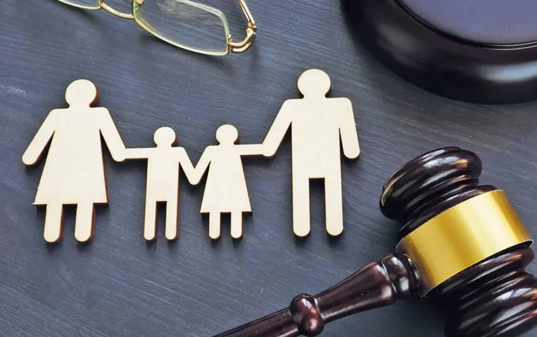 Ilustración sobre adopción y derechos de los niños