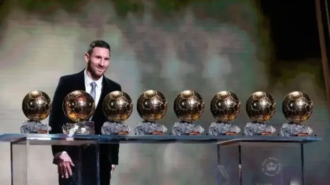 Trofeo del Balón de Oro en una ceremonia de gala