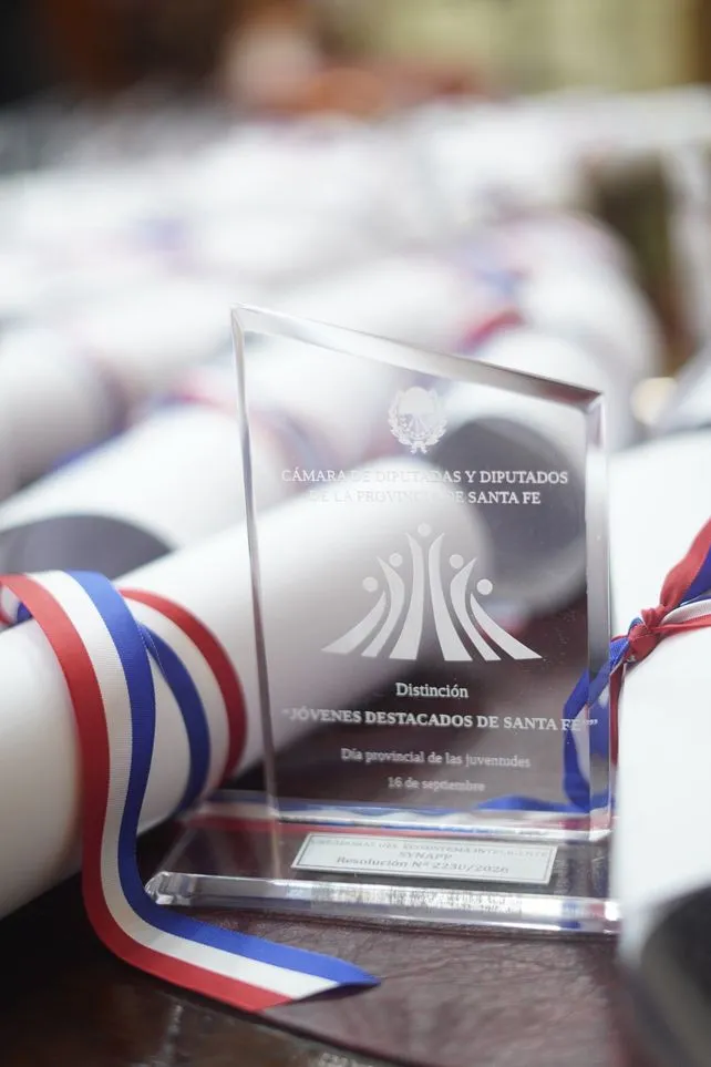 Entrega de distinciones a los Jóvenes Destacados 2026 en la Cámara de Diputados de Santa Fe