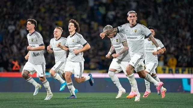 Julián Fernández celebrando el gol de Rosario Central ante Atlético Tucumán