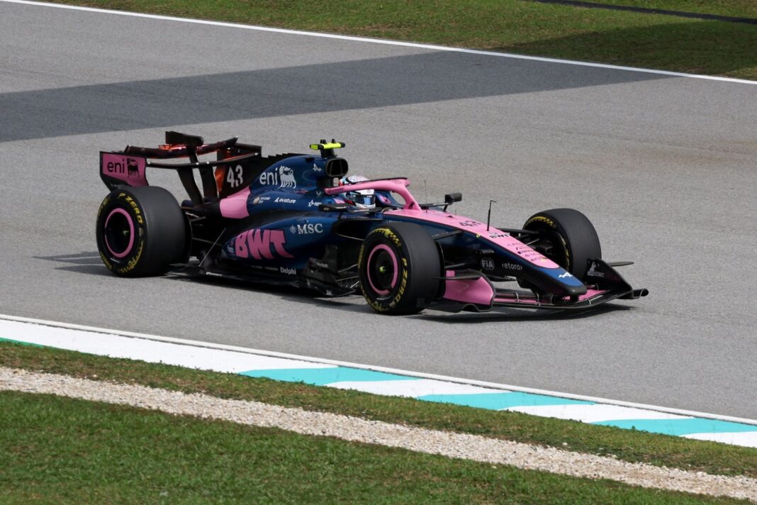 Franco Colapinto con su Alpine A526 en el circuito de Sepang durante el Gran Premio de Bahréin en Malasia