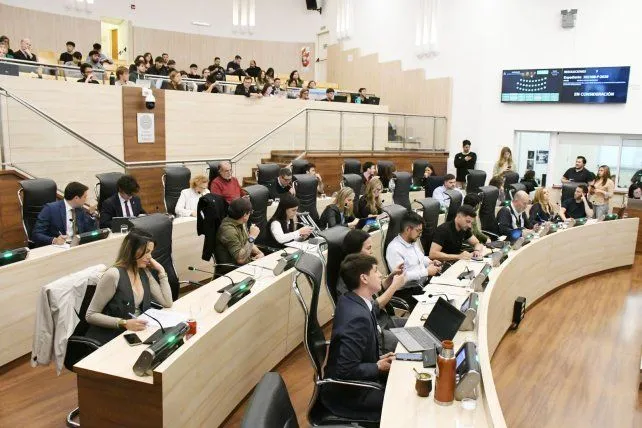 Concejales durante la reunión de comisión en el Palacio Vasallo de Rosario