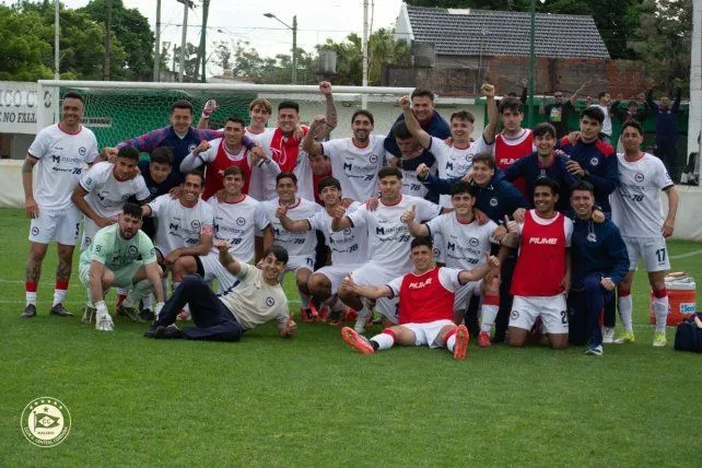 Estadio de fútbol de la Primera C con equipos rosarinos