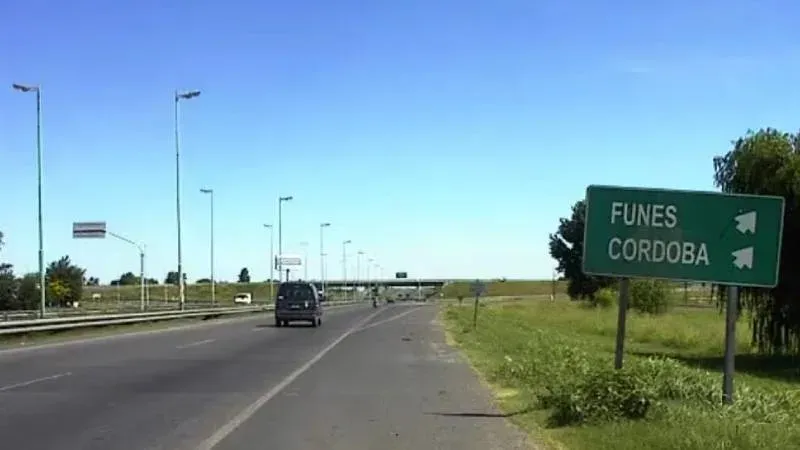 Autopista Rosario-Córdoba con cabina de peaje