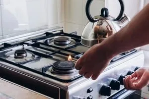 Factura de gas natural con detalle del recargo del 7,5% para el subsidio de zonas frías