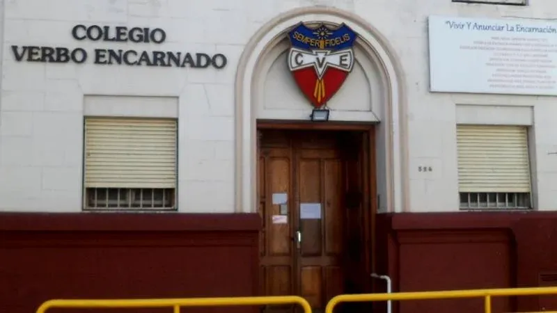 Fachada del colegio Verbo Encarnado en Rosario, donde se denunció la manipulación de imágenes con inteligencia artificial