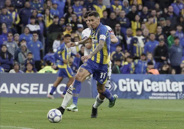Felipe Michlig y Lionella Cattalini en el centro de la interna de Unidos